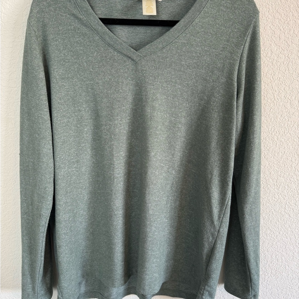 Matty M Green V-Neck Sweater Lightweight Knit